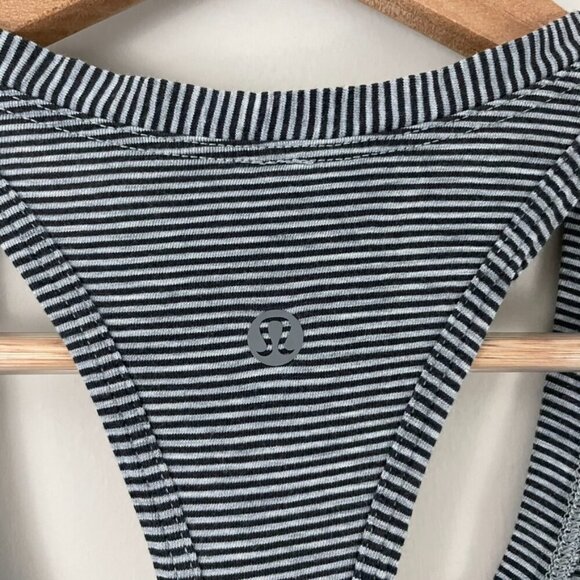 Lululemon Yogi Racer Back III Tank Modern Stripe Black Gray Size 4 - Picture 3 of 5
